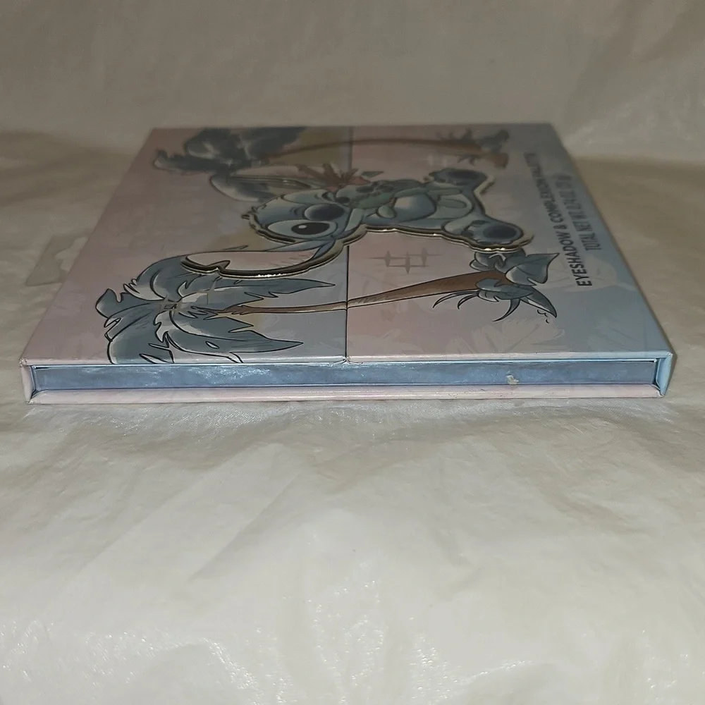 Disney Stitch Eyeshadow & Complexion Palette